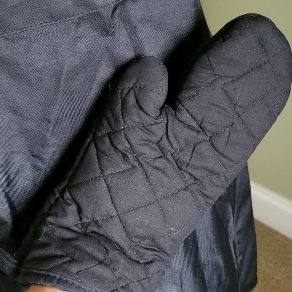 Apron - Picture 3 of 3